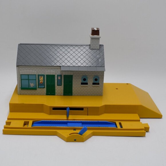 1998 Thomas & Friends Tomy Plarail Flying Harold Station Works - Station Only - Picture 2 of 11